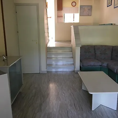 Kermia Beach Bungalow 3 * בורוקליני